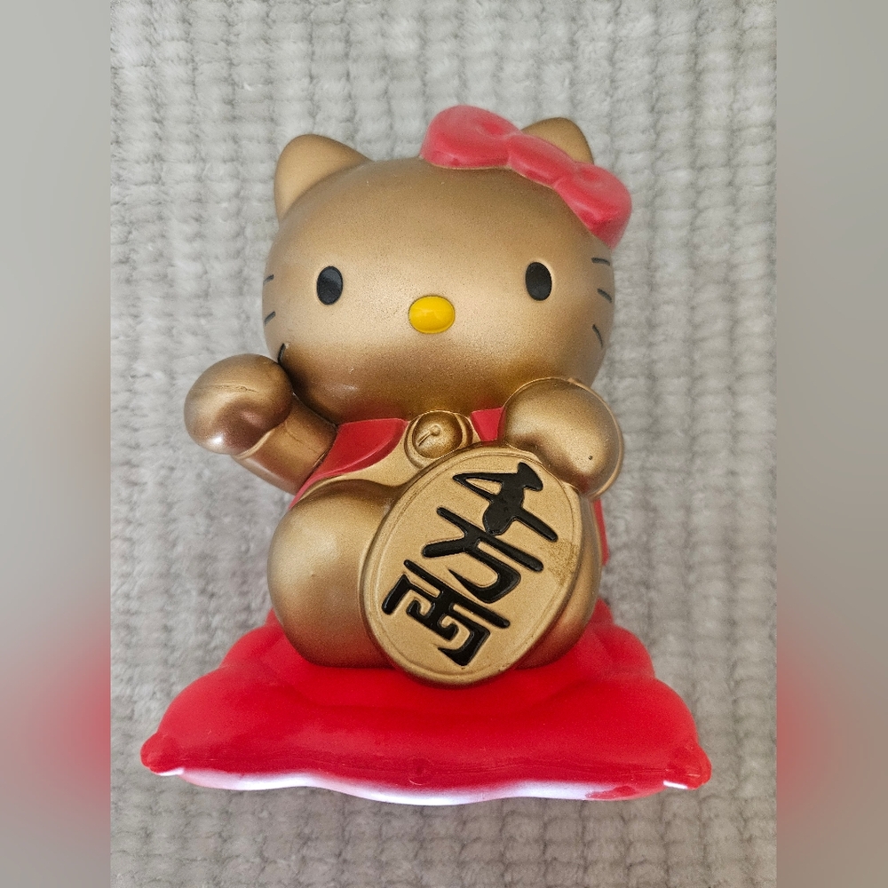 HELLO KITTY Maneki Neko Coin Bank